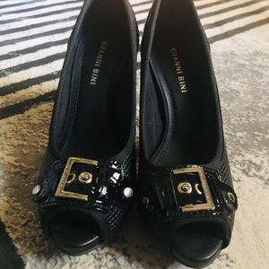Women’s Giani Bini Black Peep Toe with Buckle